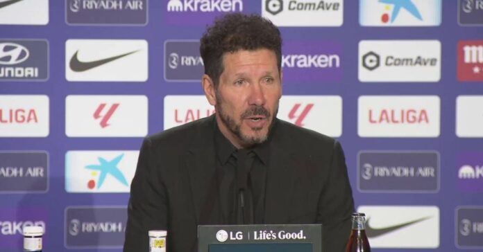 Diego Simeone destaca la figura de Julián Álvarez tras la derrota del Atlético de Madrid frente al Liverpool en Anfield