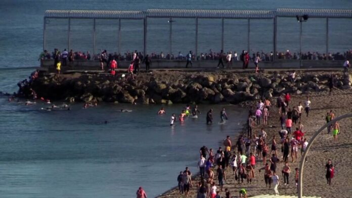 El Tarajal prolongará su espigón en 100 metros