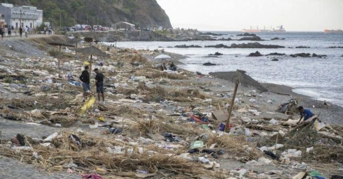 Sanidad detecta contaminación fecal grave en las aguas de la playa del Trampolín y alerta del riesgo para la salud
