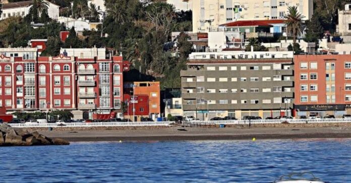 Una familia de Benítez de cuatro miembros afronta una orden de desahucio sin alternativa habitacional ante los altos precios del alquiler en Ceuta