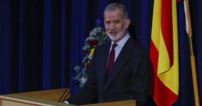 Los Reyes culminan el diseño de su histórica visita a Ceuta y Melilla tras invitar a su sociedad civil al 12 de Octubre